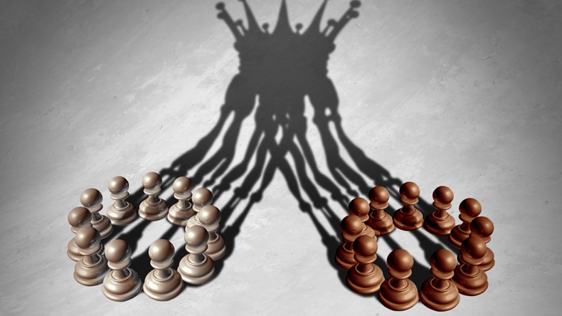 Business group leadership concept as a merger and acquisition and corporate teamwork combining strengths as chess pawns forming a king crown cast shadow as a 3D illustration. - Illustration 
