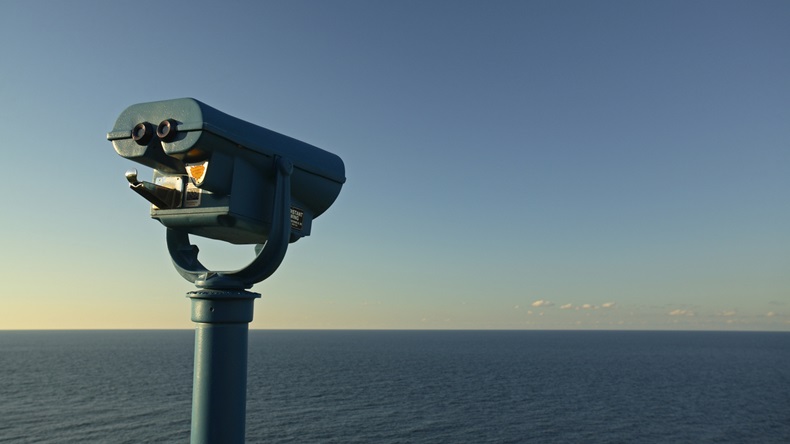 Binoculars_Sea