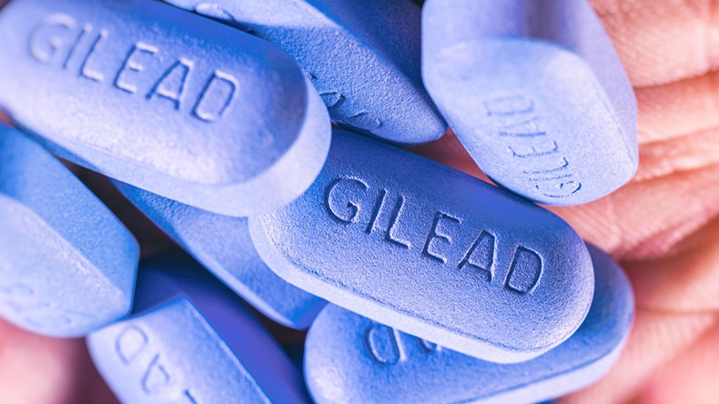 Montreal, CA - 8 October 2015: Gilead truvada pills in a hand. Contributor: Marc Bruxelle / Alamy Stock Photo Image ID: 2BDRDBE