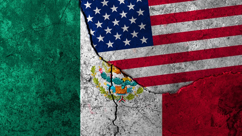 Flags: United States, Mexico